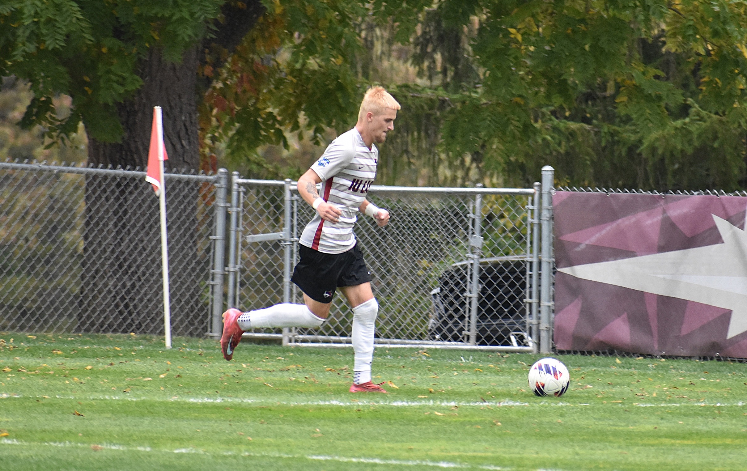 Men's Soccer: SMWC 3, IU East 1
